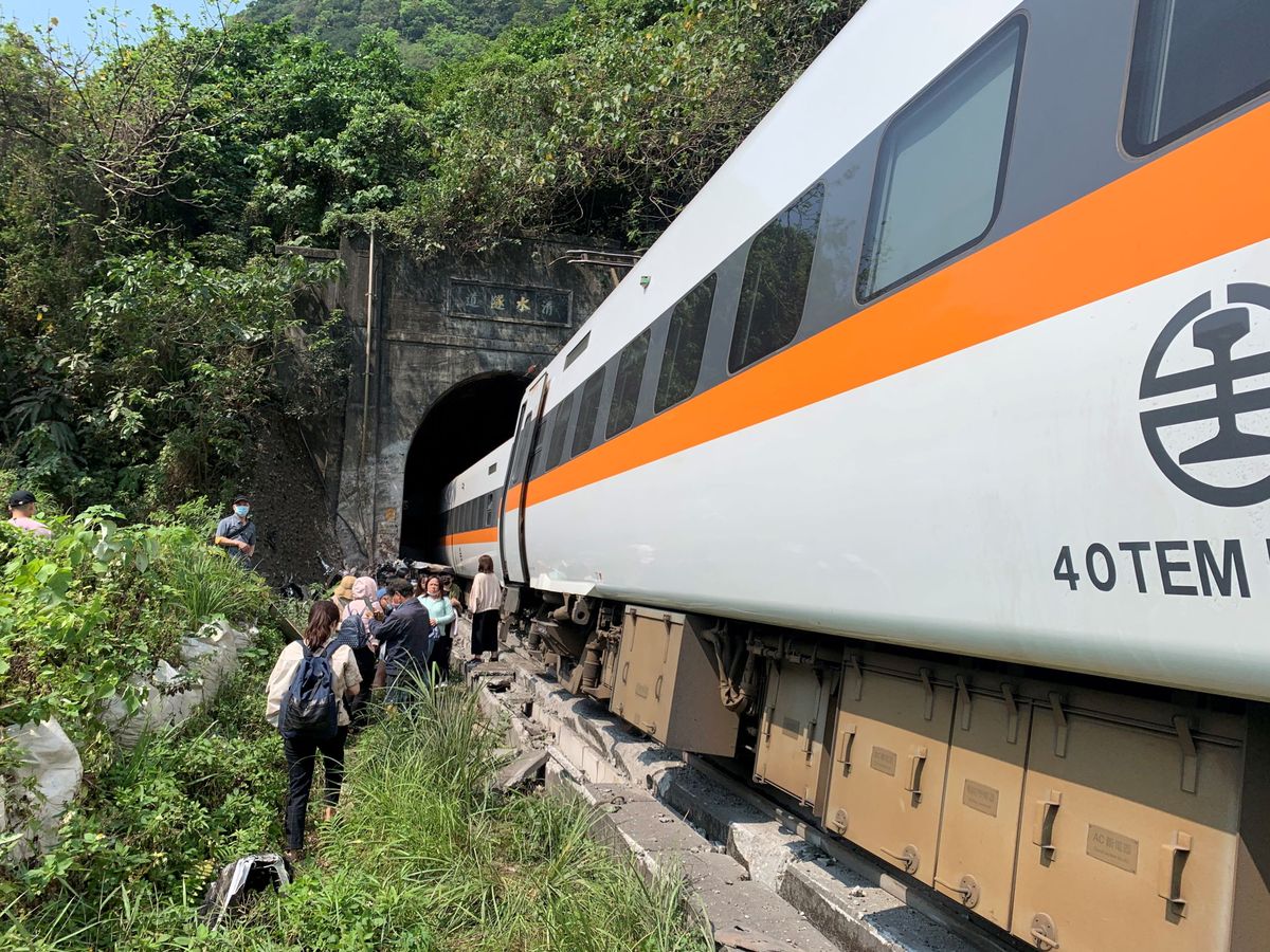 Foto: Accidente de tren en Taiwán. (Reuters)