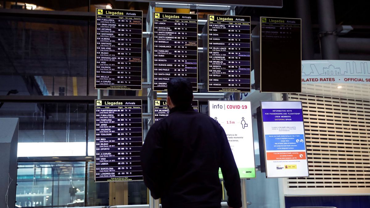 Cuarentena obligatoria para los viajeros que llegan a España: los 12 países de la 'lista negra'