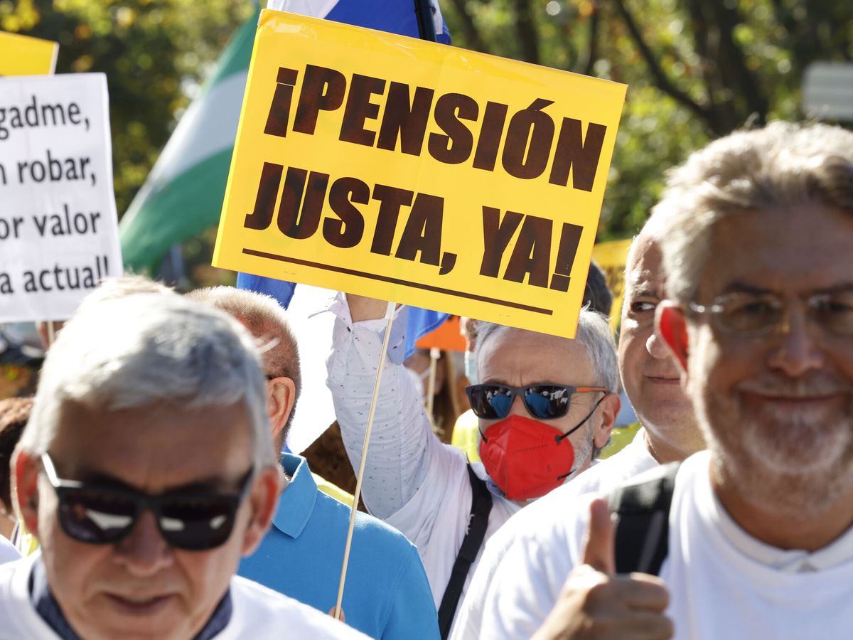 Foto: Manifestación por las pensiones dignas. (EFE/Chema Moya)