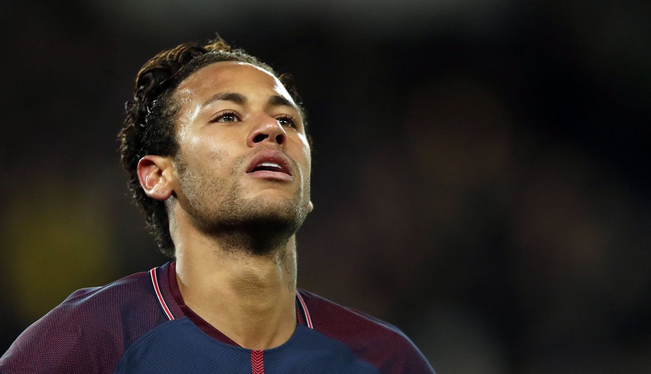 Neymar, dolido por los silbidos que escuchó. (EFE)