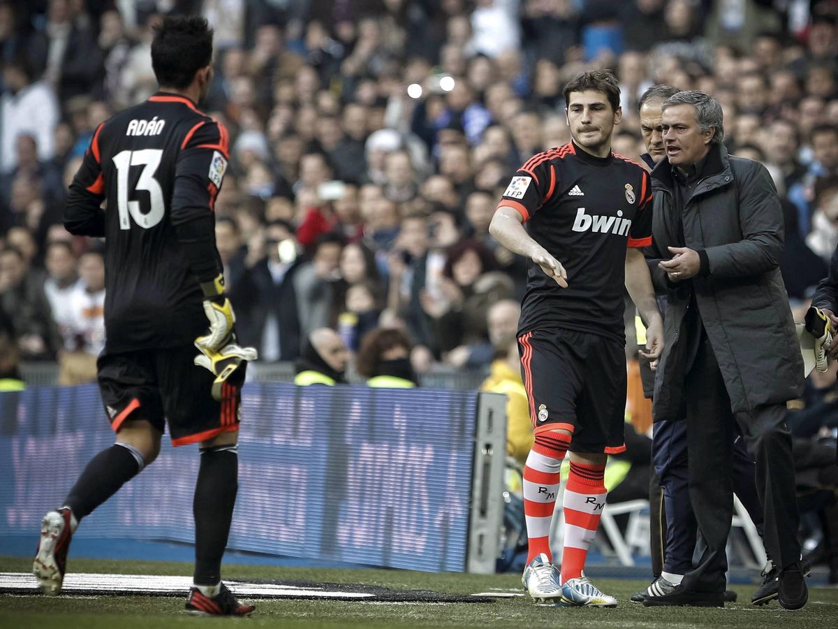 Foto: José Mourinho con Iker Casillas y Antonio Adán. (Efe)