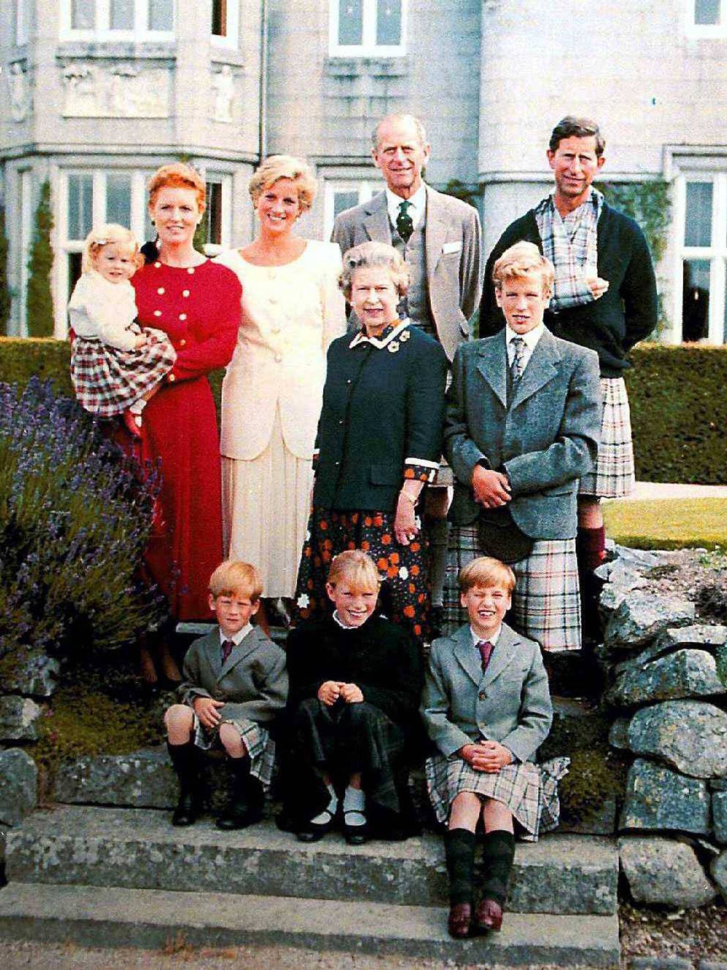 La familia real británica, años después, en Balmoral. (Cordon Press)