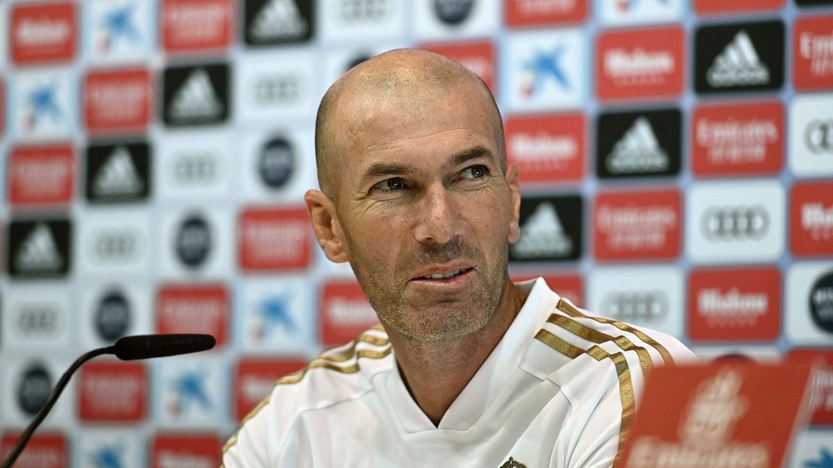 Revolución inacabada: el verano en que Florentino no pudo satisfacer a Zidane