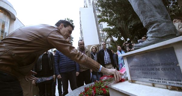 Foto: Pedro Sánchez, durante el homenaje en Ceuta a un médico y político comunista español fusilado en la Guerra Civil., este lunes (EFE)