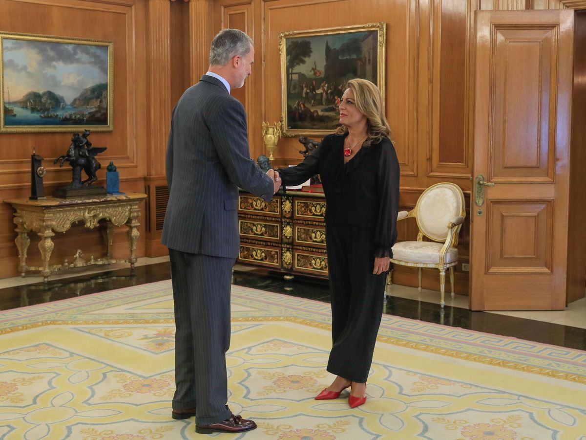 Foto: El rey Felipe VI recibe a la portavoz de Coalición Canaria en el Congreso, Cristina Valido, en la segunda ronda de consultas para la investidura. (EFE/Fernando Alvarado POOL)