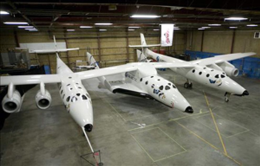 Foto: Virgin Galactic descubre su aeronave para vuelos turísticos al espacio