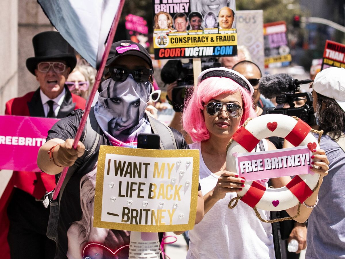 Foto: Fans de Britney Spears en una pintoresca manifestación en Los Ángeles contra su padre y tutor legal. (EFE)