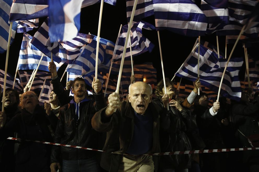 Seguidores del partido de extrema derecha Amanecer Dorado durante una manifestación en Atenas (Reuters).