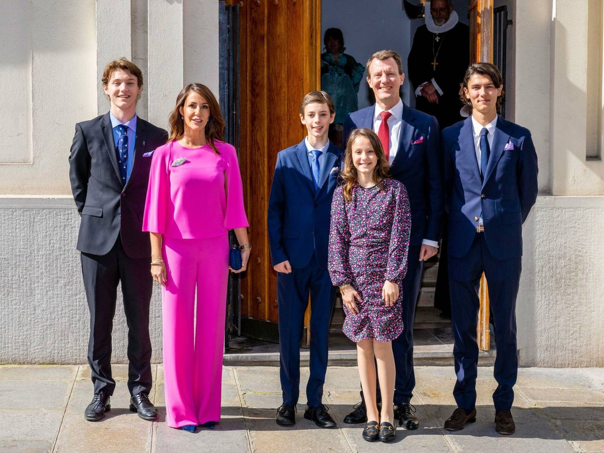 Foto: Joaquín de Dinamarca, junto a Marie y sus cuatro hijos. (CP)