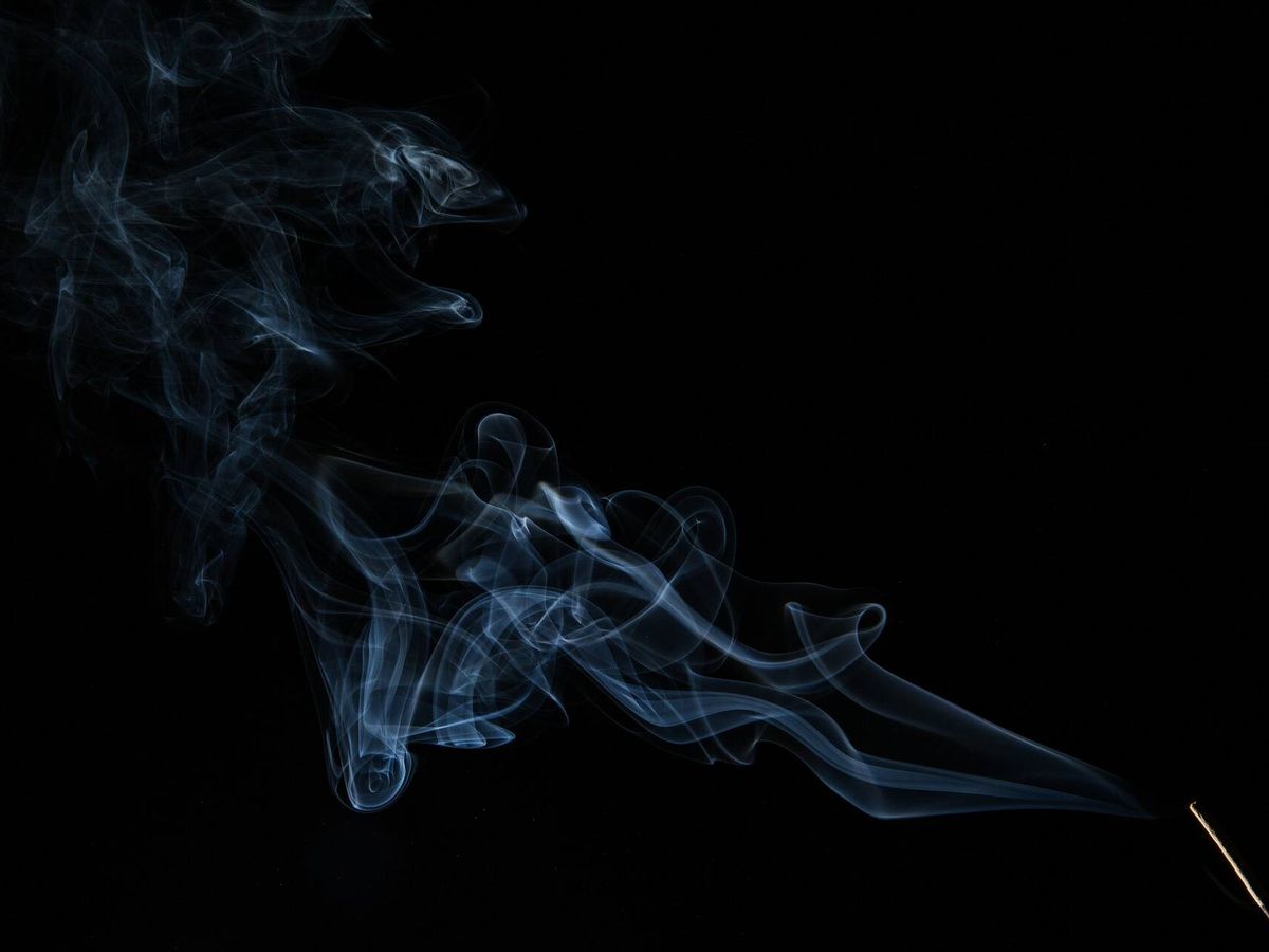 Foto: Un estudio determina que el humo del incienso es más tóxico que el del tabaco. (Pixabay)