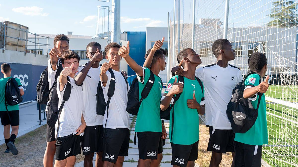 Jóvenes futbolistas de todo el mundo desarrollan su talento en los programas de 'training stages' de LALIGA