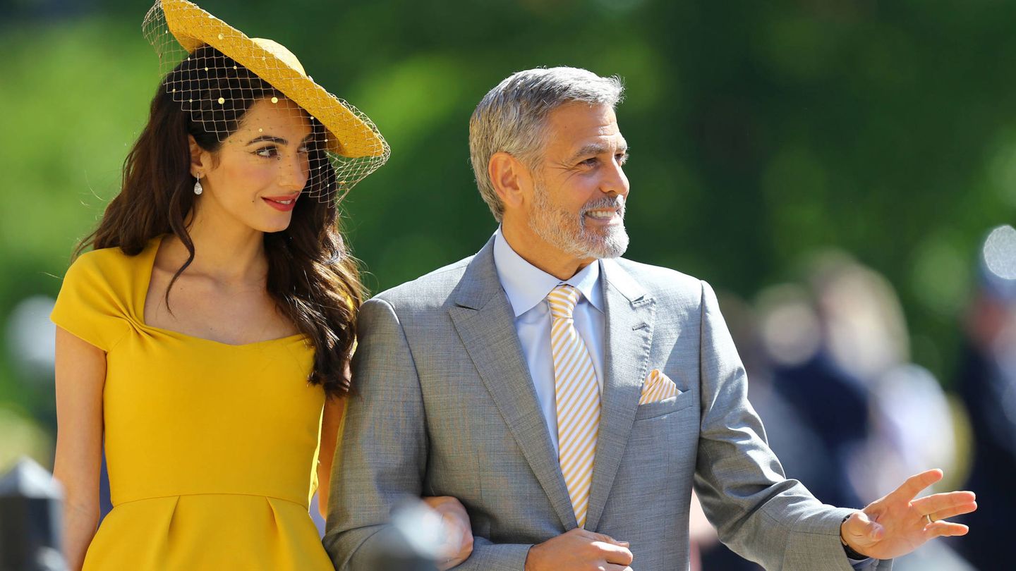  Los Clooney, entre los más elegantes del enlace. (Gtres)