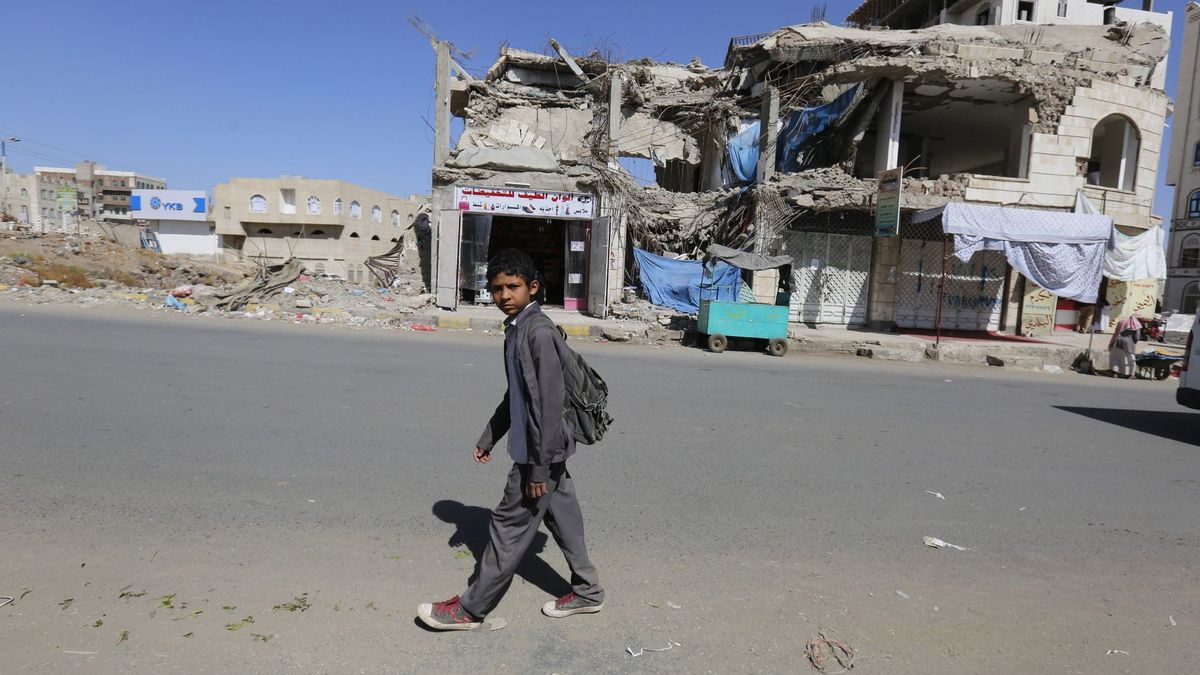 Campaña para salvar al 'bombero objetor' que se negó a embarcar bombas para Yemen