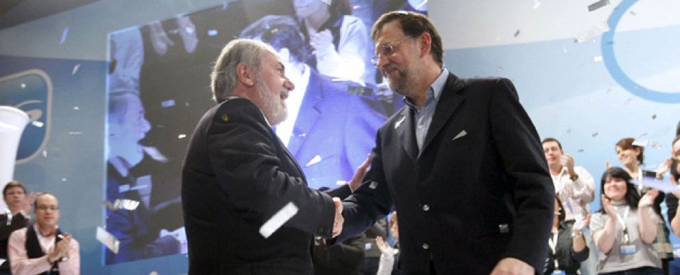 Foto: 'Poli bueno, poli malo': Rajoy y Mayor Oreja se reparten los papeles para las Europeas