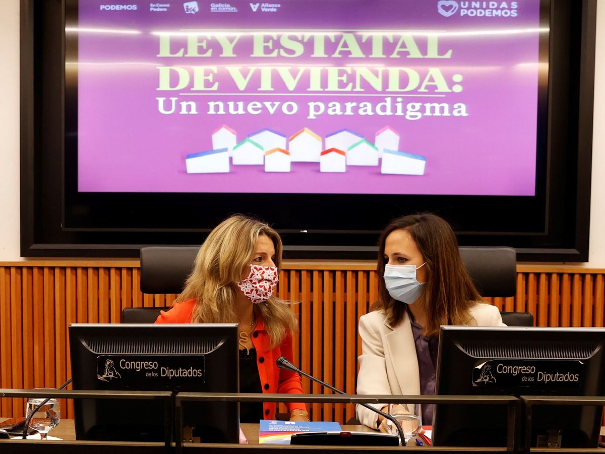 Foto: Díaz, junto a Belarra, en unas jornadas de vivienda en el Congreso. (EFE)