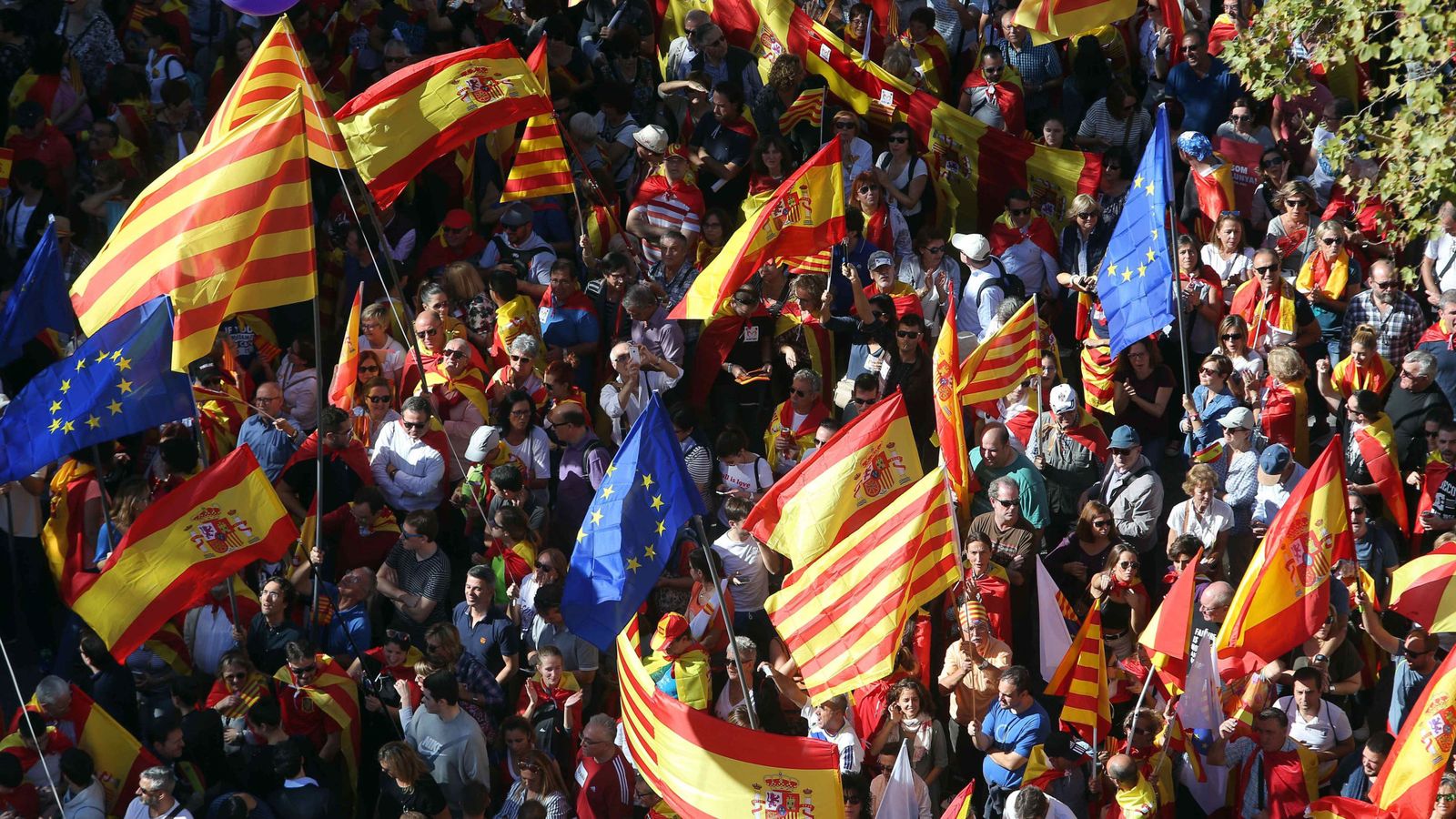 Foto: Manifestación bajo el lema 'Todos somos Cataluña' (EFE)