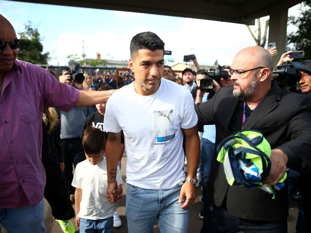 Foto: Luis Suárez, a la salida de Gremio. (Reuters/Diego Vara)