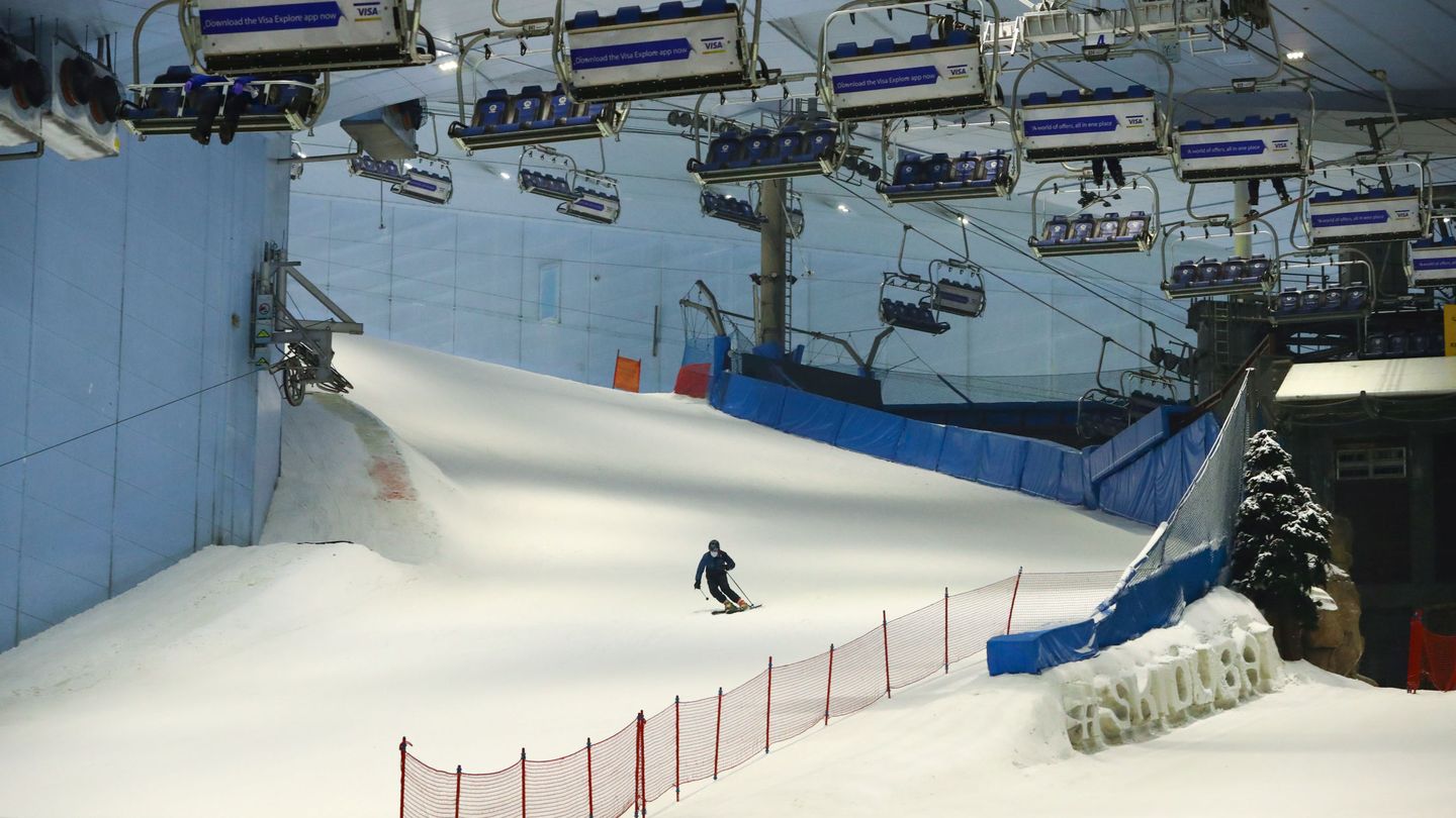 La pista de esquí del Mall of Emirates, en Dubái. (Reuters)