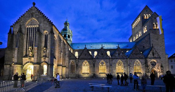 Foto: Reapertura de la catedral de Hildesheim después de cinco años de obras (EFE/EPA/Ole Spata)