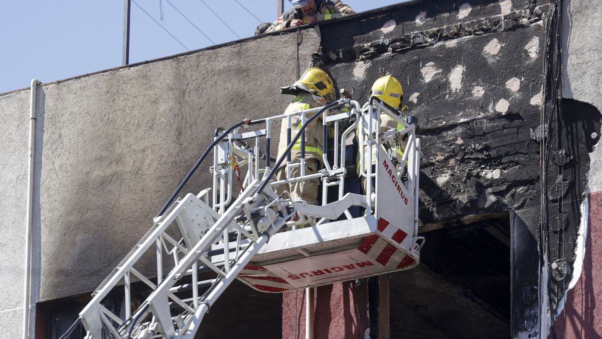 Dos menores de 13 y 15 años, en estado crítico tras un incendio en un edificio de Badalona