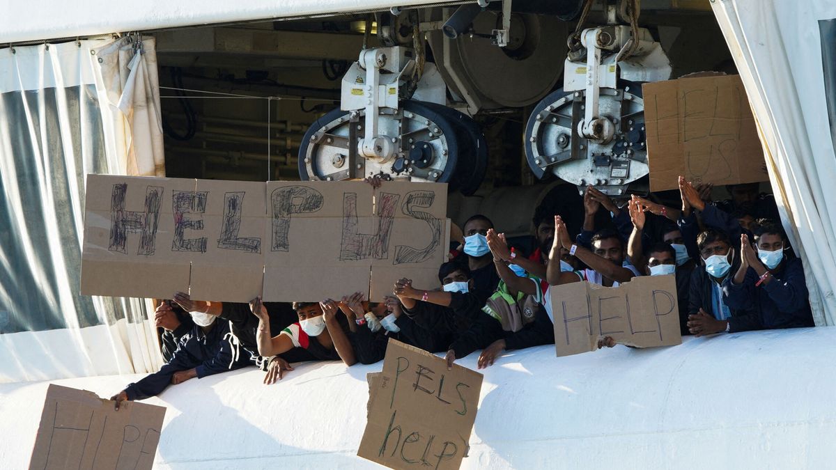 Italia permite finalmente el desembarco de los inmigrantes del buque Geo Barents de MSF