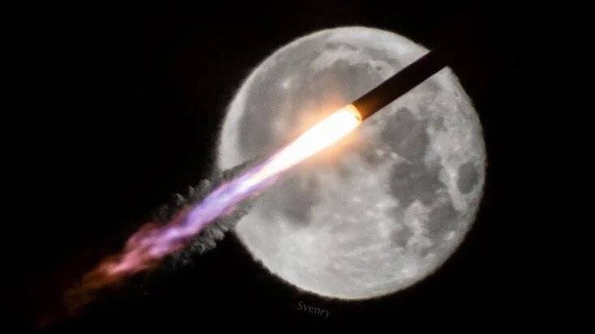 La increíble historia de la imagen de un cohete volando frente a la Luna