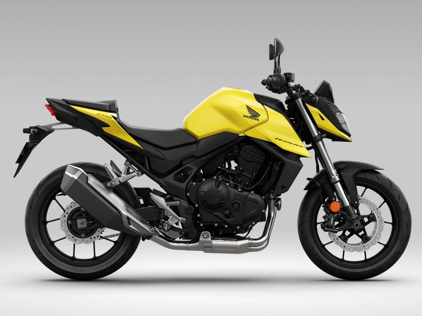 La Honda CB750 Hornet está disponible en cuatro colores, como un llamativo amarillo