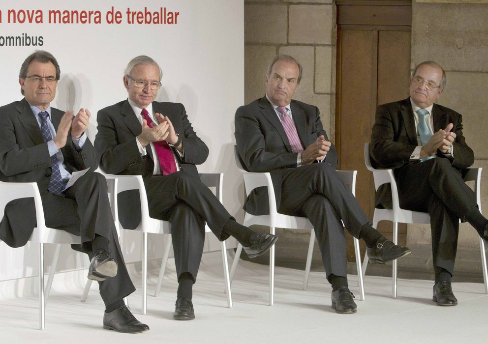 Foto: De izquierda a derecha, Artur Mas, Miquel Valls, Joaquín Gay de Montellà y José González (presidente de Cepyme). (Efe)