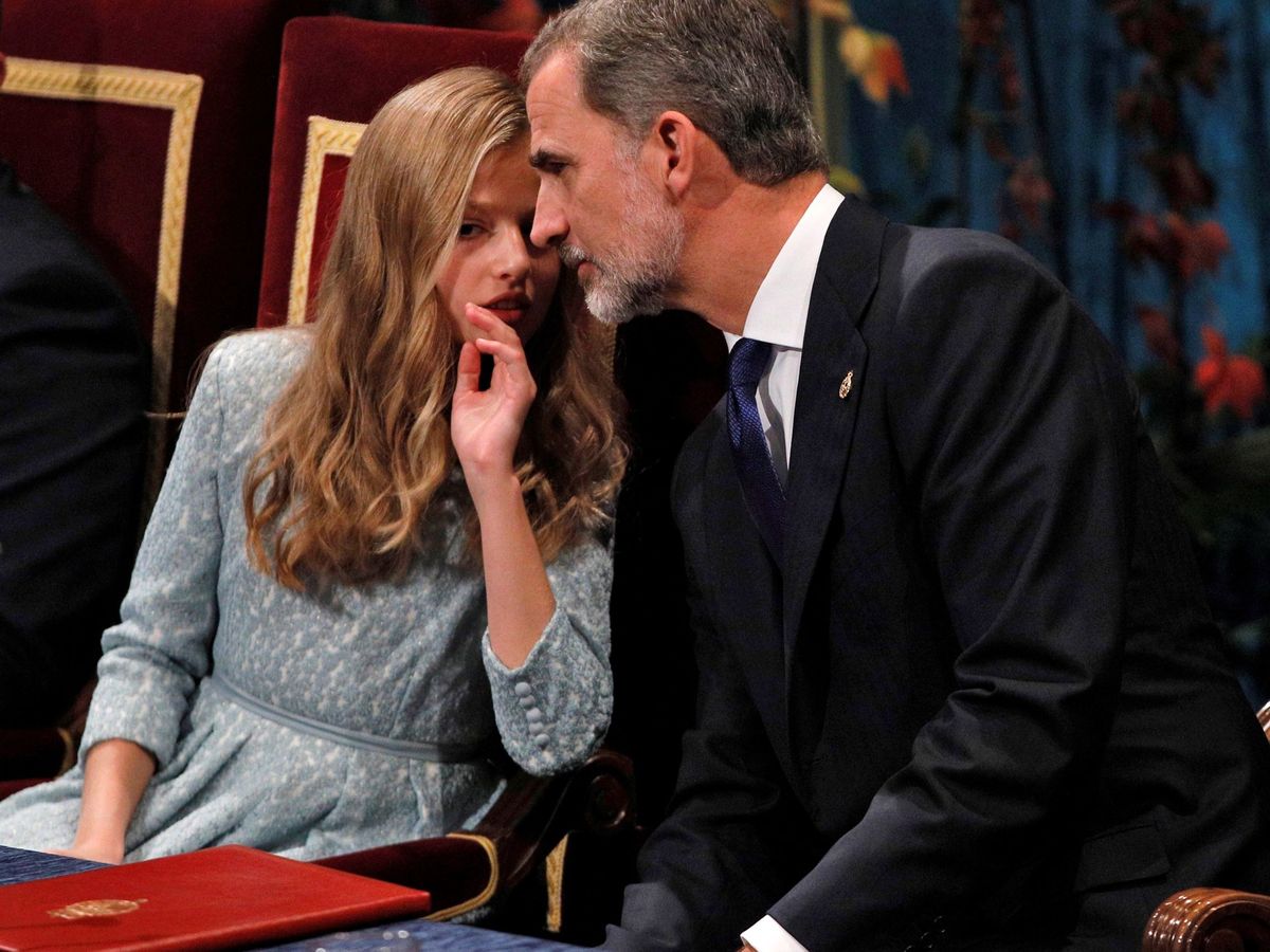 Foto: Padre e hija en los Premios Princesa de Asturias. (EFE)