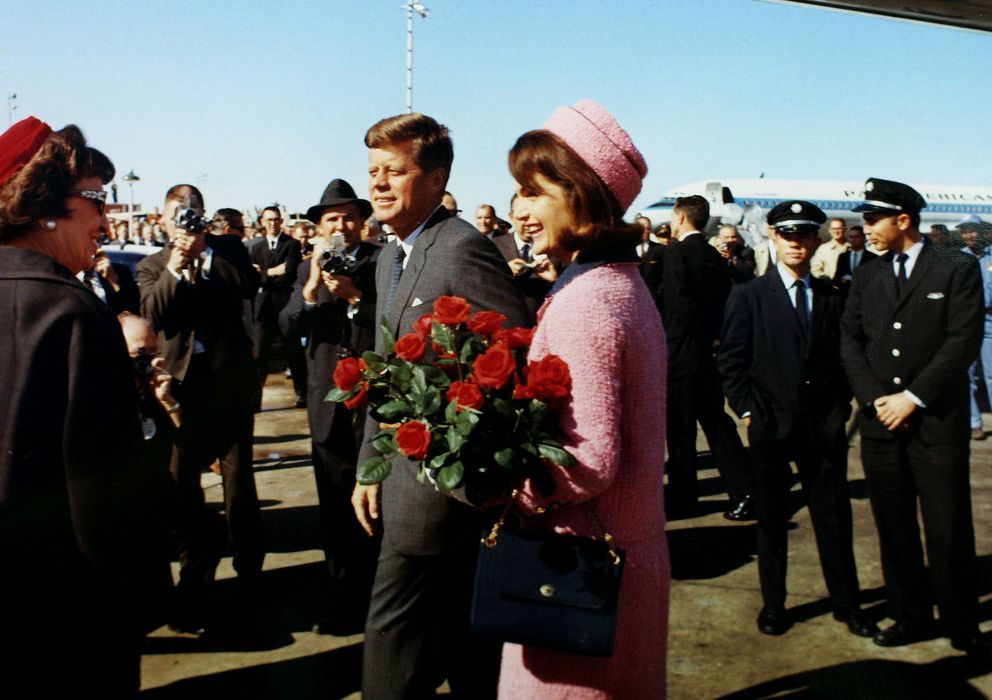 Foto: John F. Kennedy y Jacqueline Bouvier Kennedy el día del asesinato del presidente (Reuters)