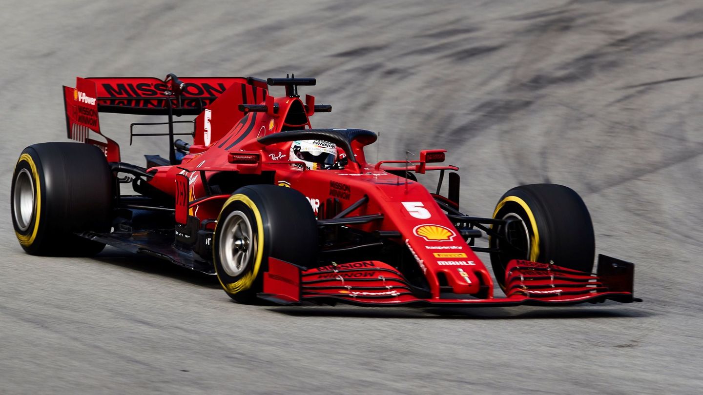 Sebastian Vettel durante los test en Barcelona. (EFE)