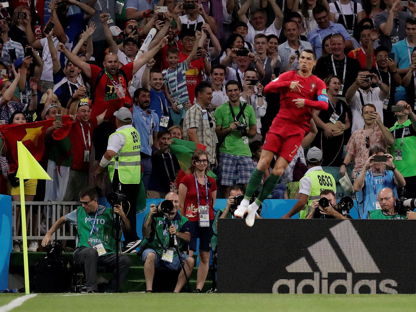 Cristiano Ronaldo solo ha tardado cuatro minutos en marcar su primer gol en el Mundial. (Reuters)
