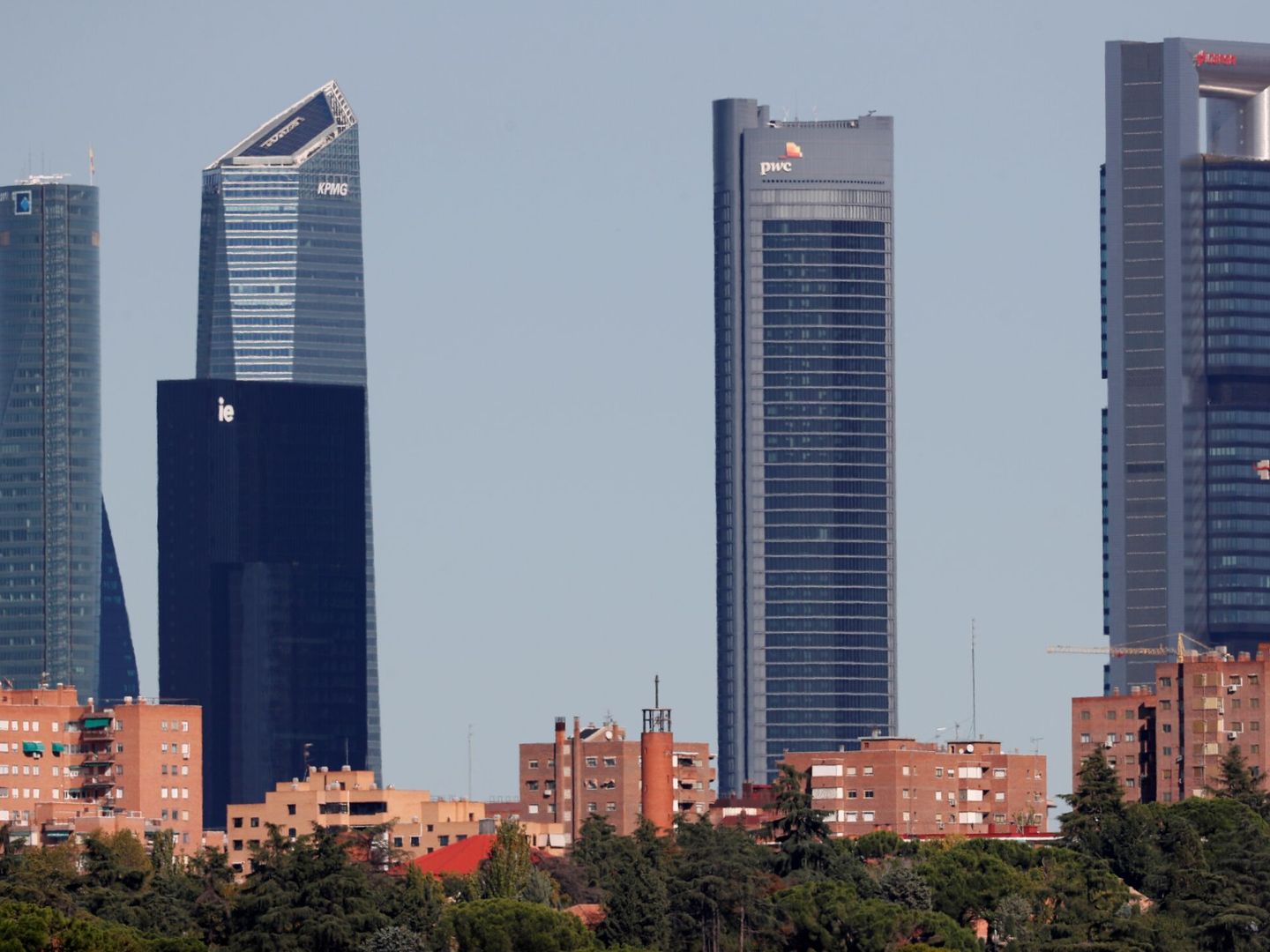 Panorámica de las Cinco Torres de Madrid. (EFE/Mariscal)