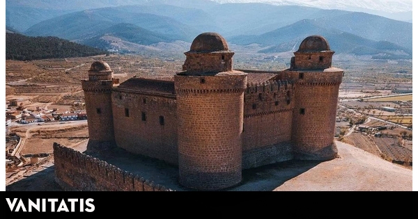 El castillo más fotogénico de España que es perfecto para una escapada ...