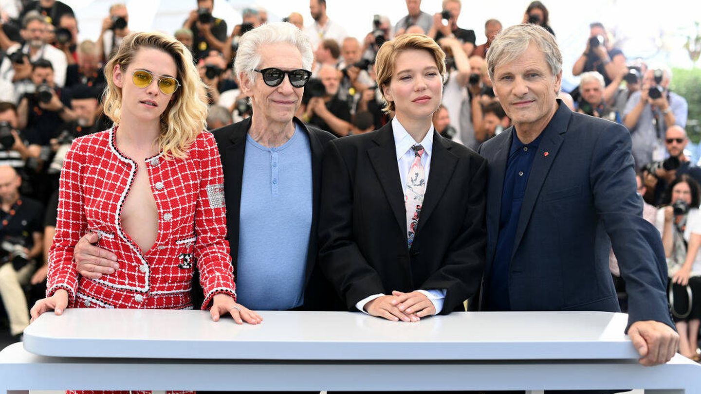 Cronenberg y el reparto de 'Crimes of the Future', en Cannes. (Getty/Pascal le Segretain)