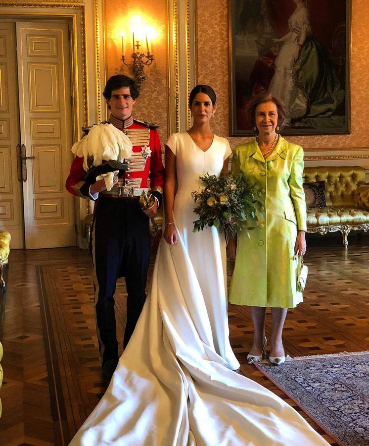 Foto:  La reina Sofía, con los recién casados. (Instagram)