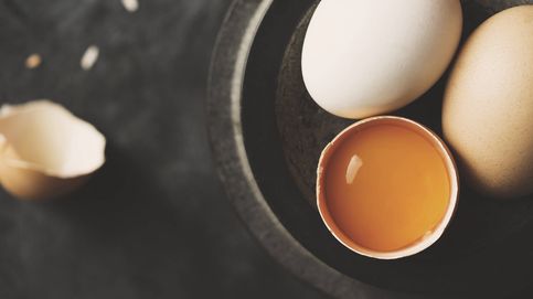 Ni ver si flota ni guardarlo después de mojarlo: la prueba más fiable para comprobar si un huevo está en buen estado