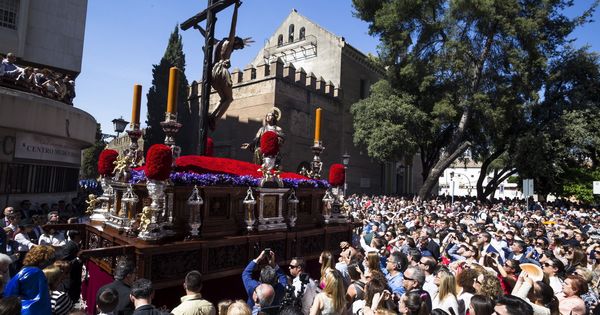 Foto: Procesión del Cristo de la Buena Muerte durante el pasado Domingo de Ramos en Sevilla. (EFE)