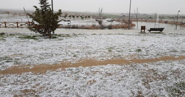 Foto: Nieve en Móstoles. (Twitter @vizjes)