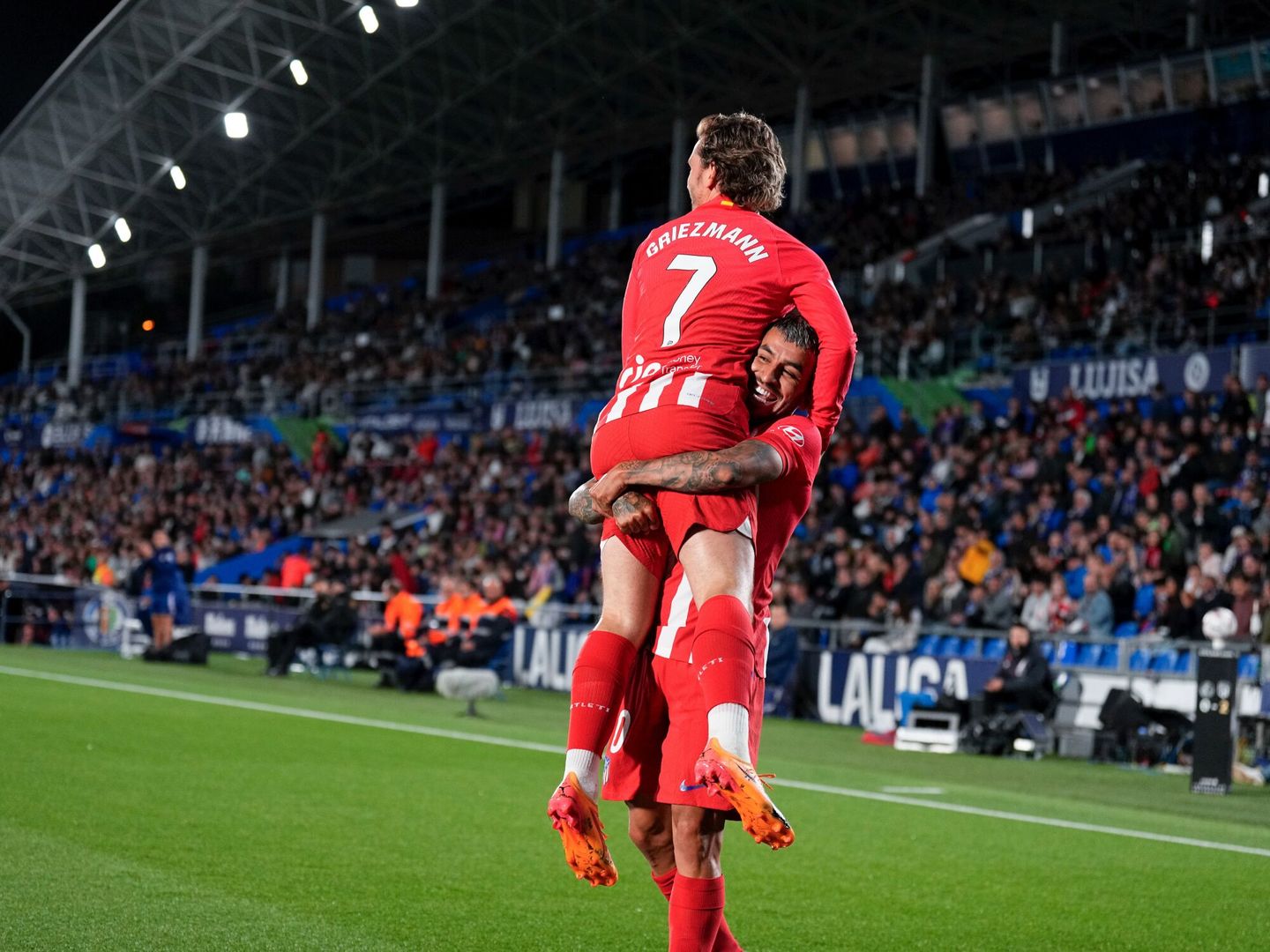 Celebración de uno de los goles anotados por Antoine Griezmann. (Europa Press)