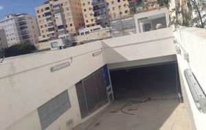 Una inmobiliaria de Marbella vende el parking 'sin estrenar' de Ramos