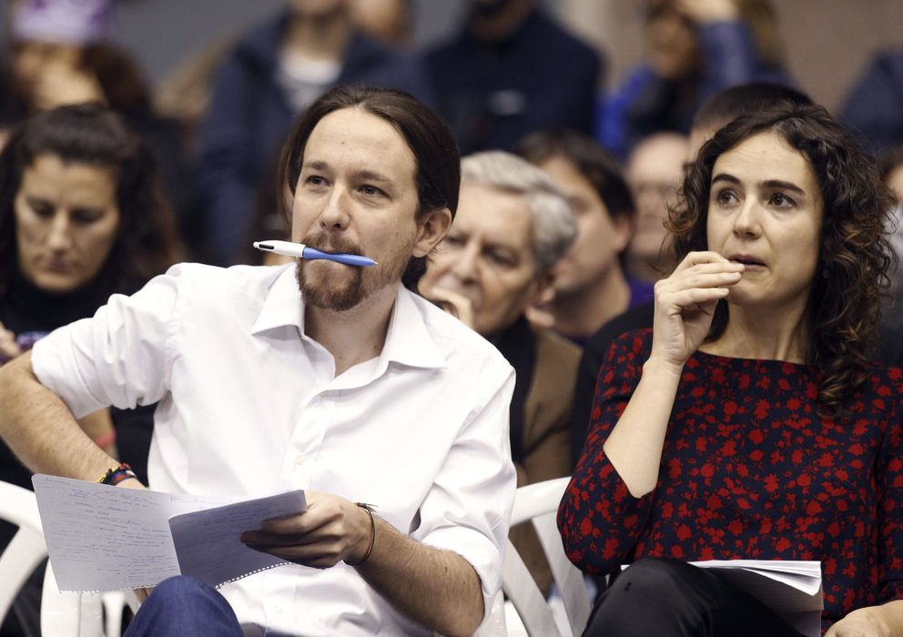 Foto: El secretario general de Podemos, Pablo Iglesias y Gema Ubasart. (Efe)