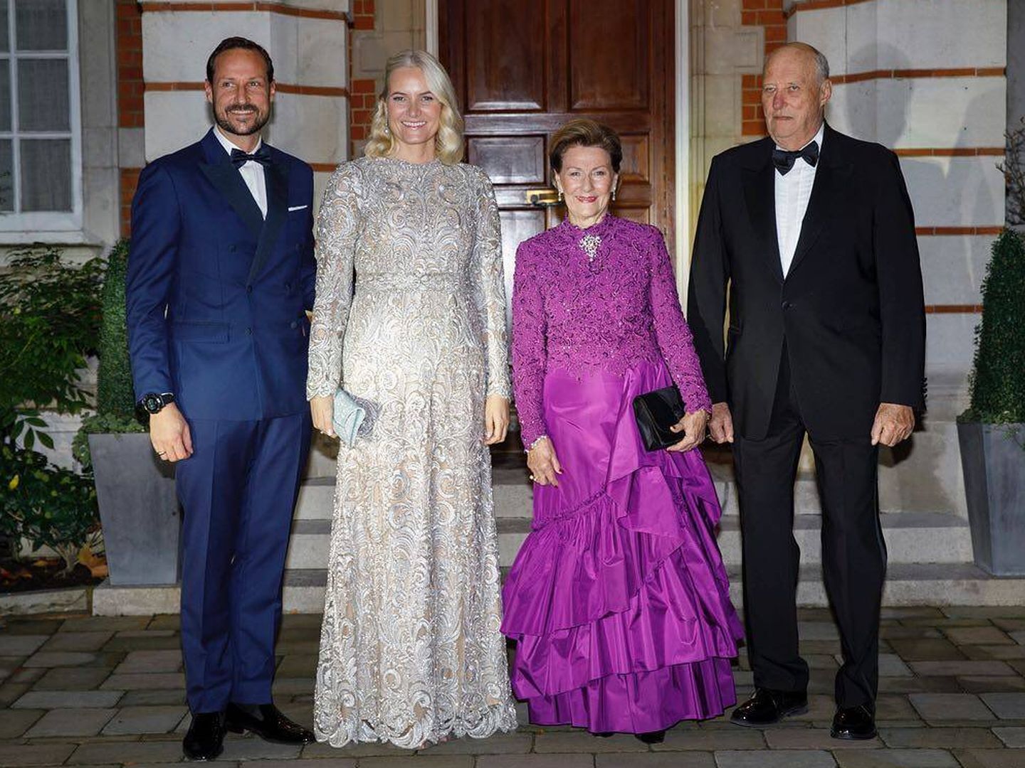 Los príncipes Haakon y Mette-Marit y los reyes Sonia y Harald de Noruega. (Instagram)