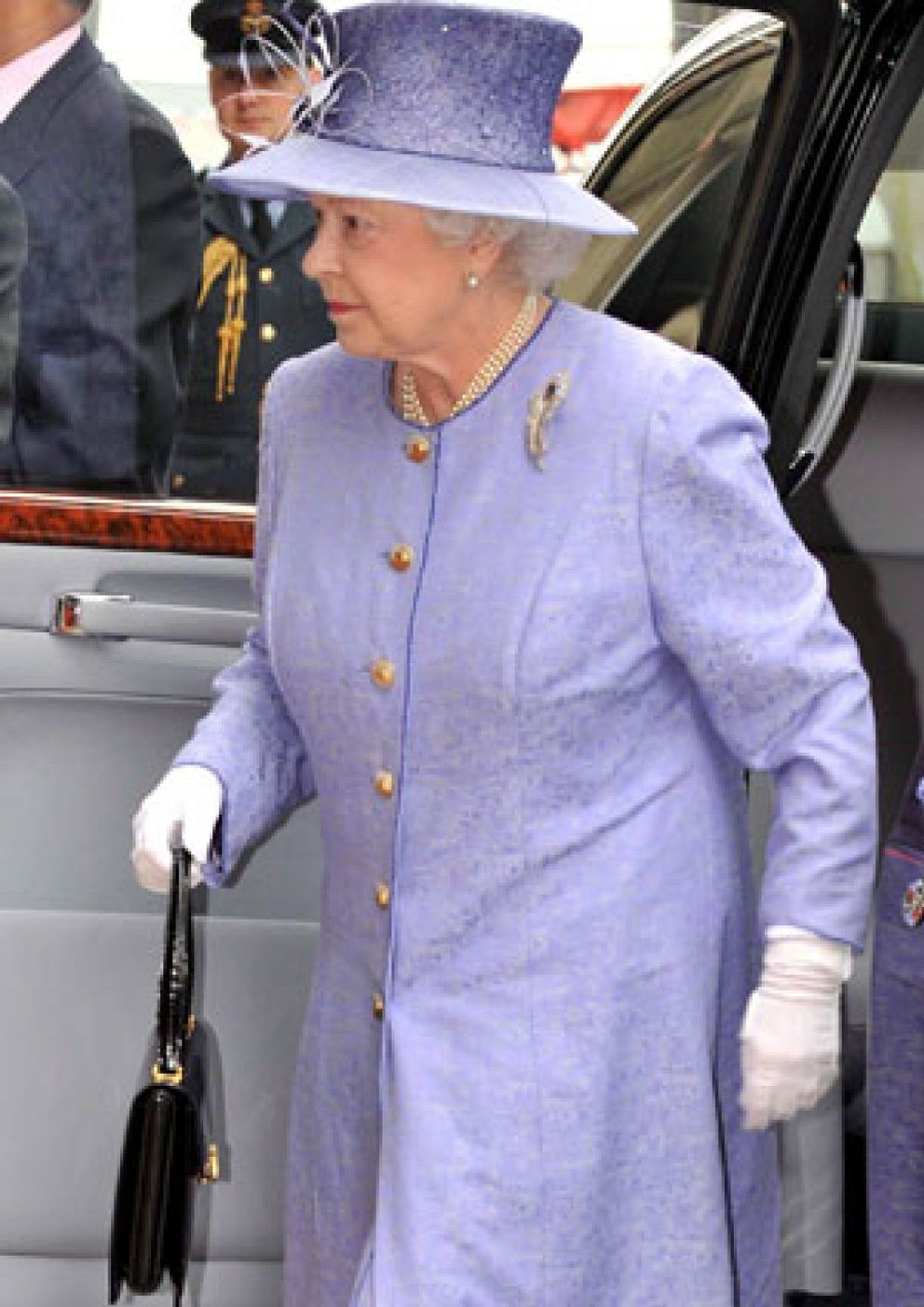 Foto: Una exposición muestra los trajes de la Reina Isabel II