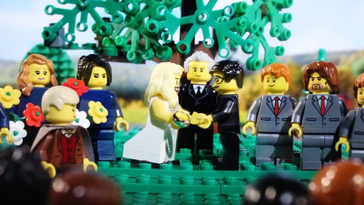 Una bonita historia de amor, contada a través de Lego en 73 segundos