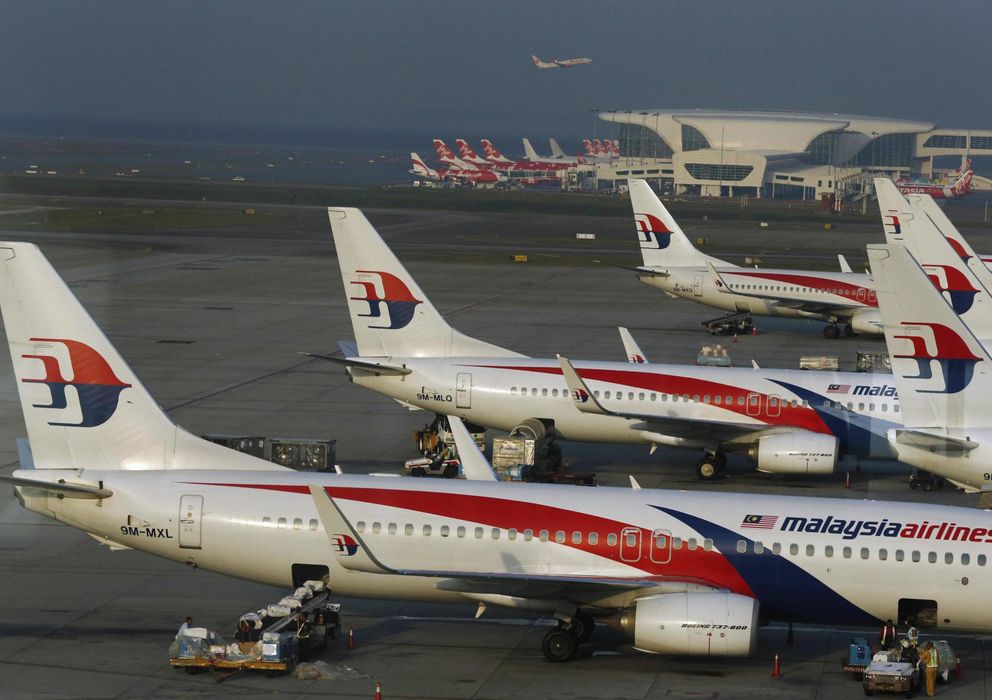Foto: Varios aviones de la compañía aérea Malaysia Airlines en el aeropuerto de Kuala Lumpur (Gtres)