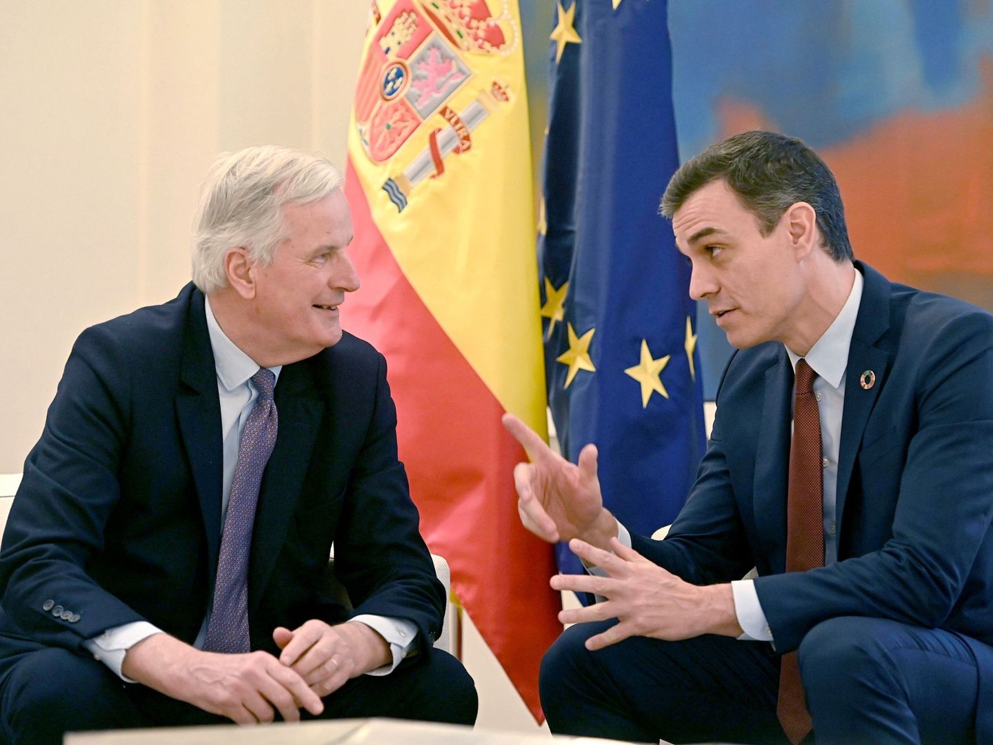 Barnier junto al presidente del Gobierno. (EFE)