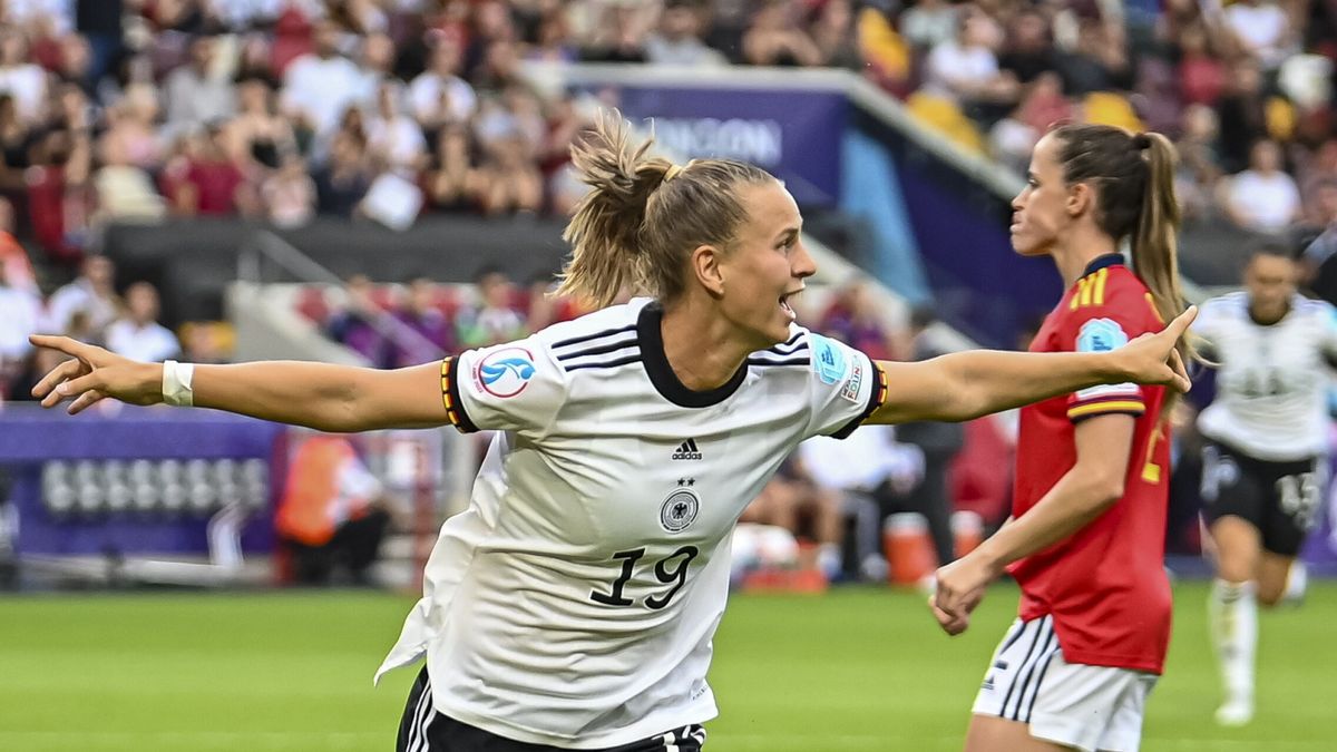 Alemania hace gala de su pegada y condena a España a una 'final' en el último partido de grupo