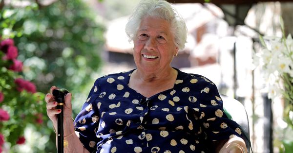 Foto: La candidata de Abuelas por Patones, Charito, de 95 años (Efe)
