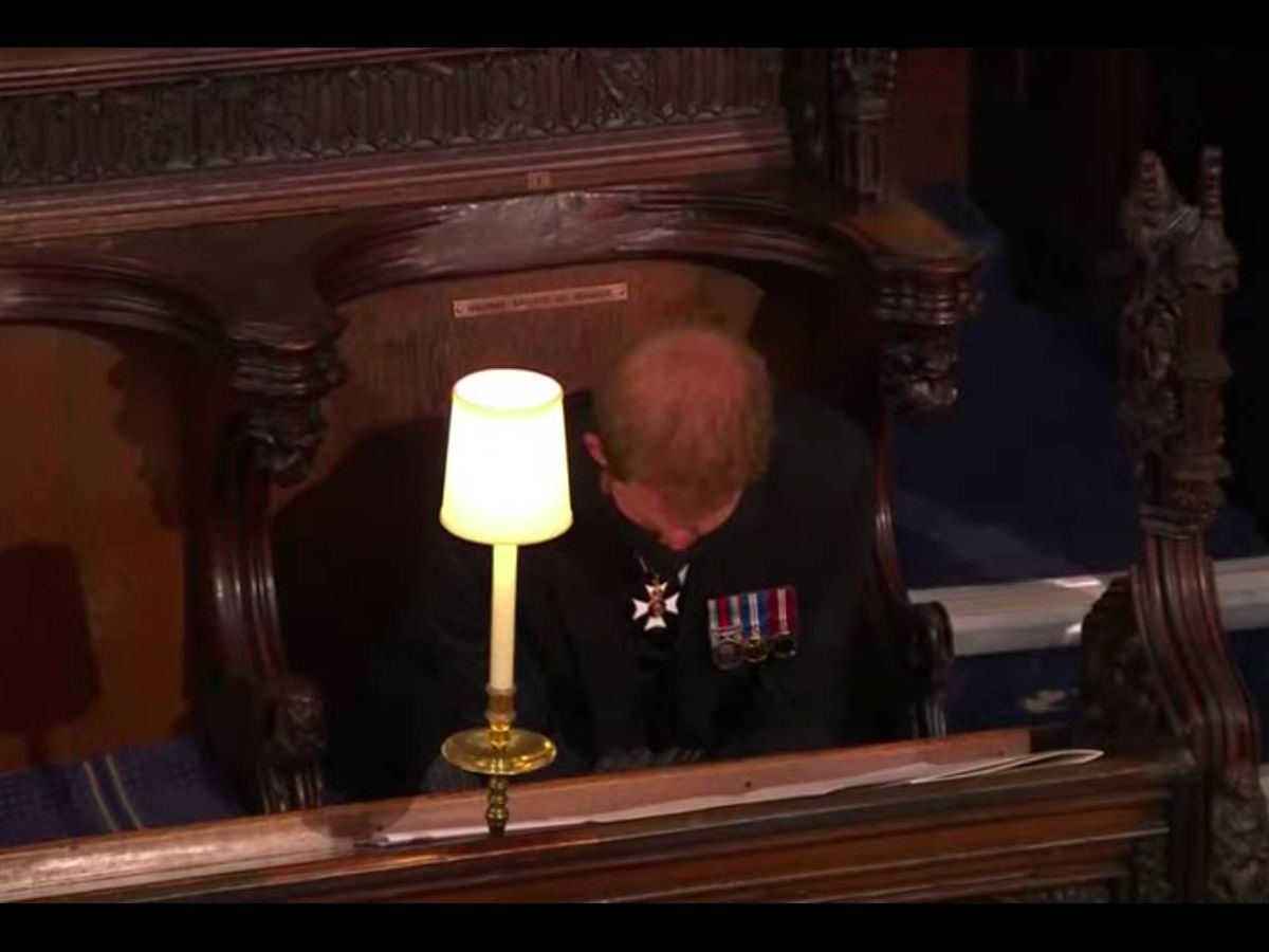 Foto: El príncipe Harry, durante el funeral. (Youtube Casa Real británica)